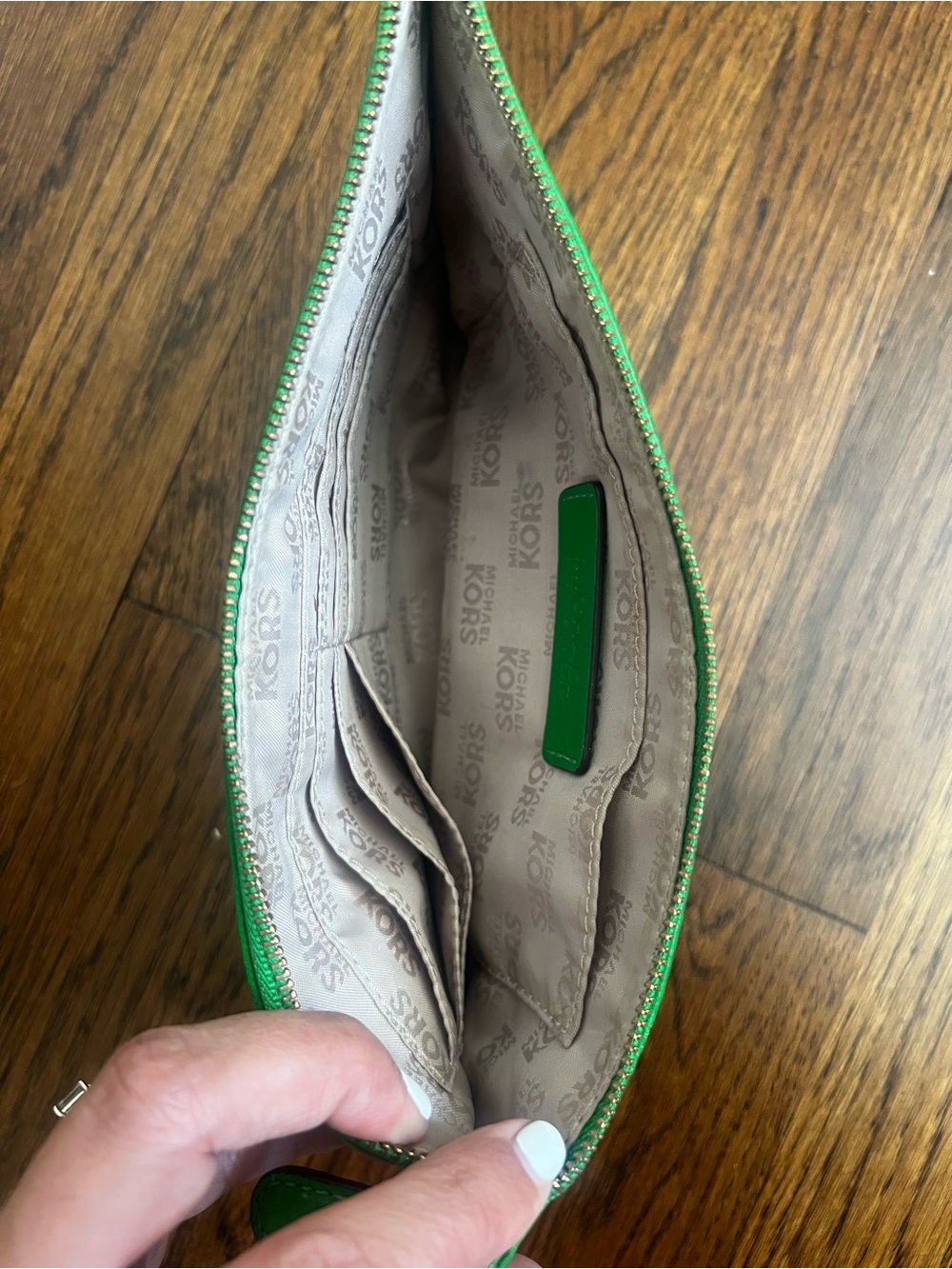 Michael Kors Bright Green Pebbled Leather Wristlet with Gold Logo - Picture 3 of 5